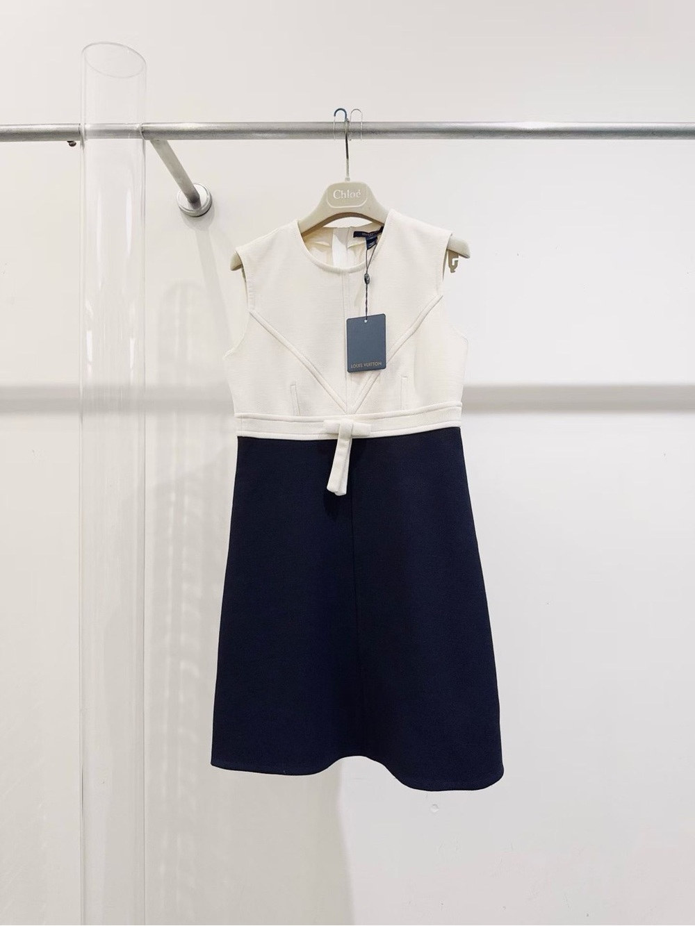 🚩steal Louis Vuitton Ivory and Navy Sleeveless A-Line Dress